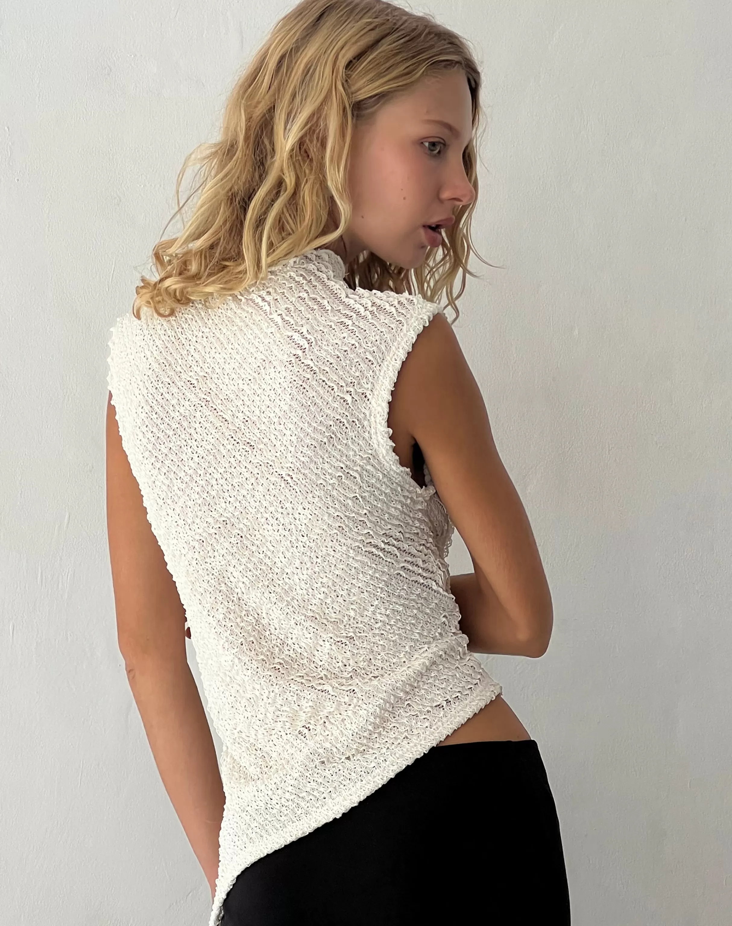 Best Sale Ember Sleevless Top In Textured Ivory BASICS | BASIC TOPS