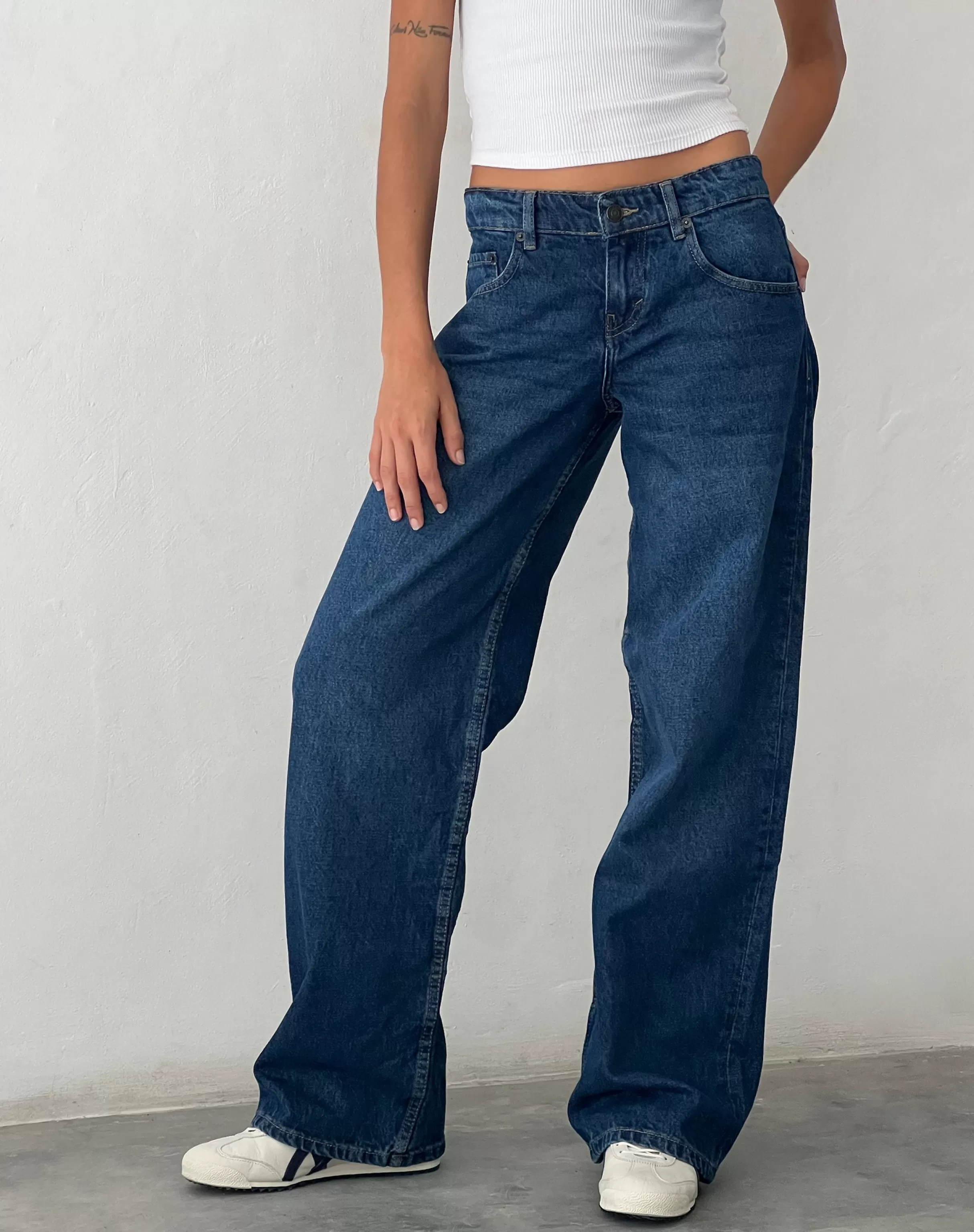 Fashion Low Rise Parallel Jeans In JEANS | STRAIGHT LEG JEANS